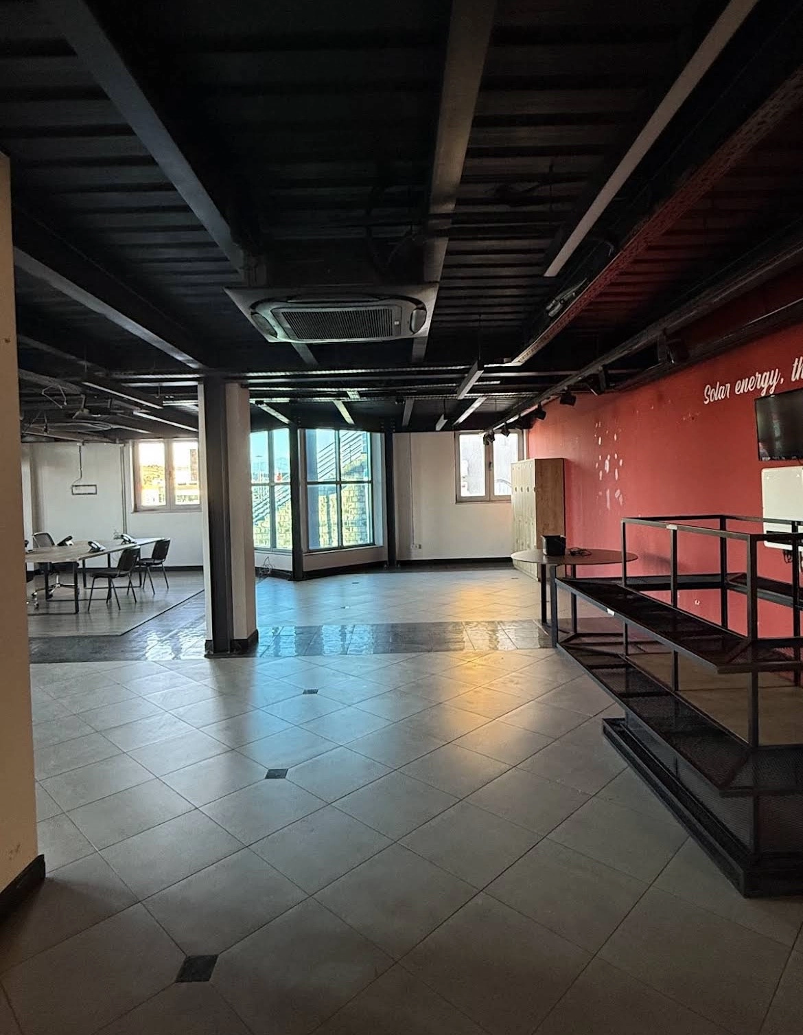 Izdavanje: Poslovni prostor 740 m² – Zeta, Podgorica — fotografija 3