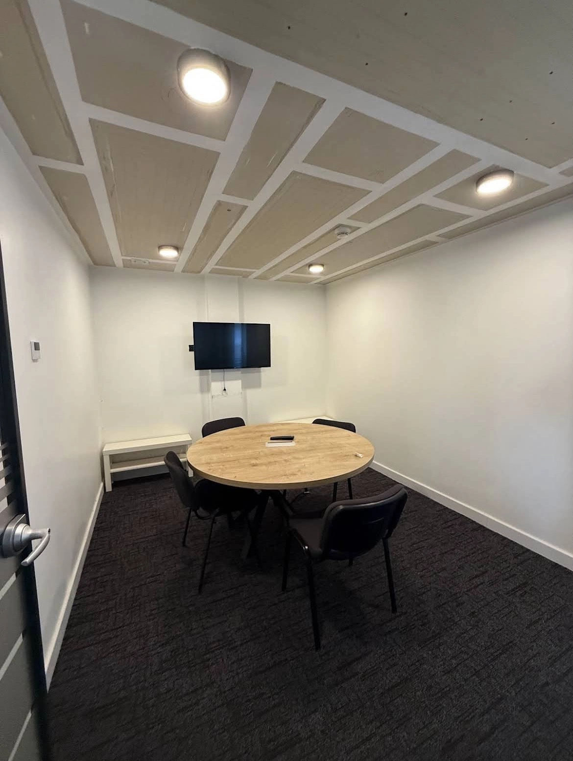 Izdavanje: Poslovni prostor 740 m² – Zeta, Podgorica — fotografija 8
