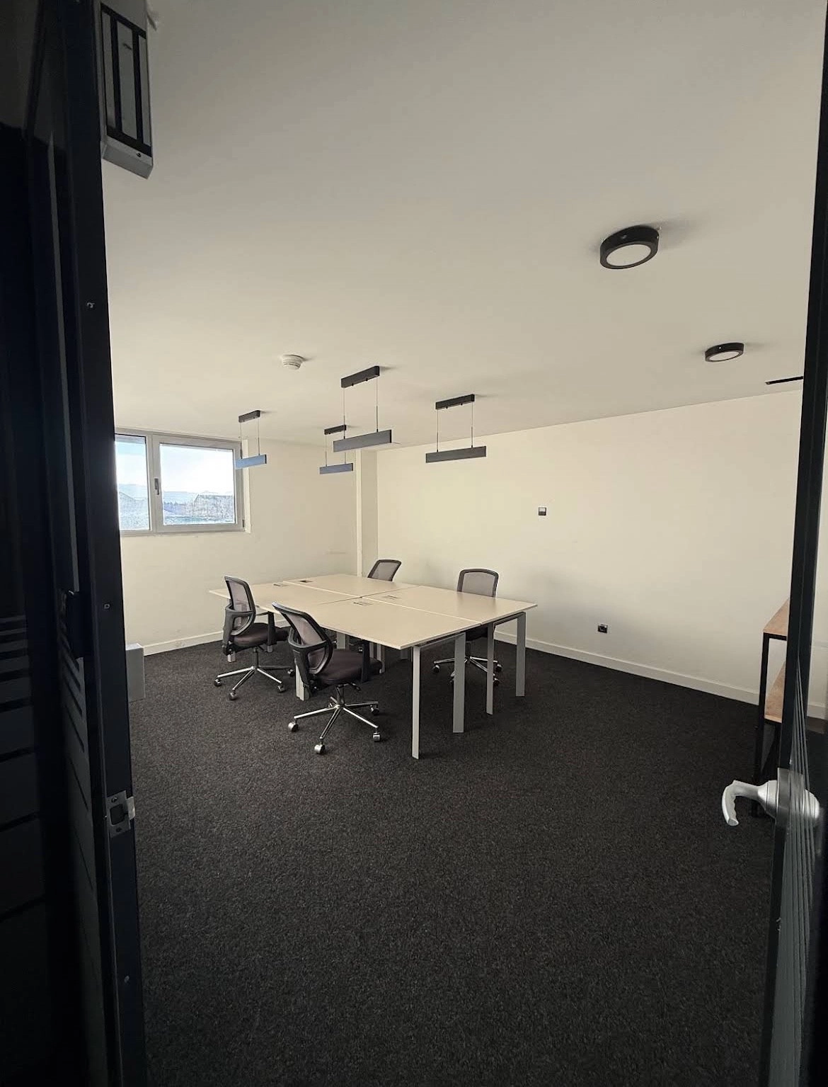 Izdavanje: Poslovni prostor 740 m² – Zeta, Podgorica — fotografija 12