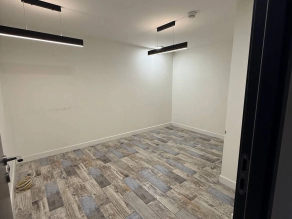Izdavanje: Poslovni prostor 740 m² – Zeta, Podgorica — fotografija 13