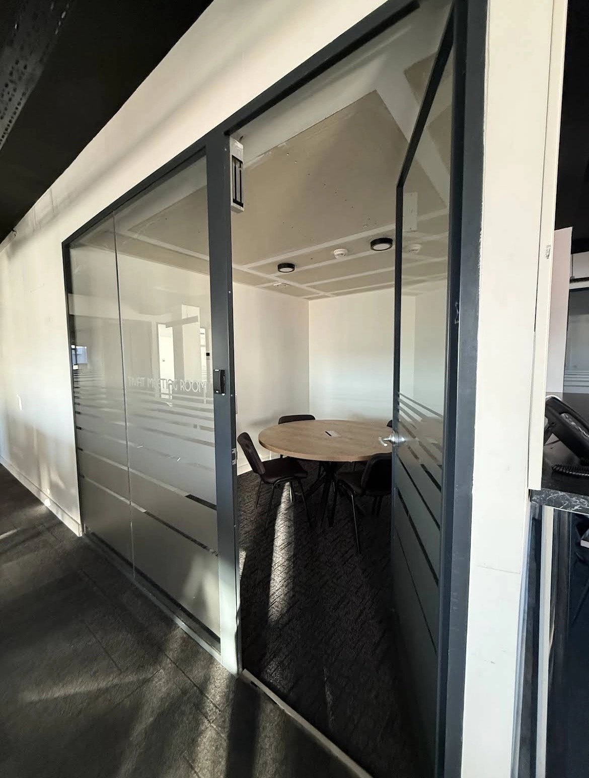 Izdavanje: Poslovni prostor 740 m² – Zeta, Podgorica — fotografija 14