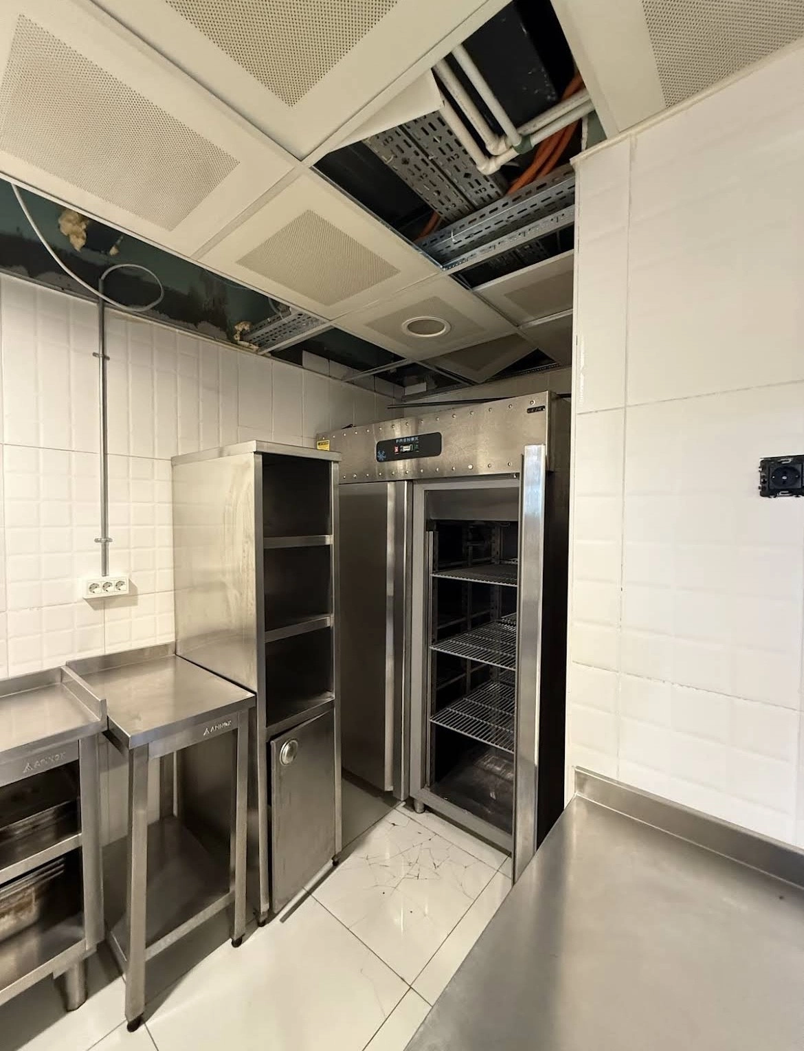 Izdavanje: Poslovni prostor 740 m² – Zeta, Podgorica — fotografija 17