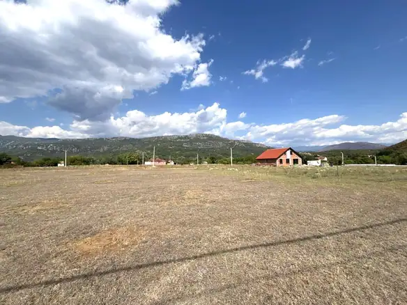Plac 1.000 m² – Podgorica — fotografija 2