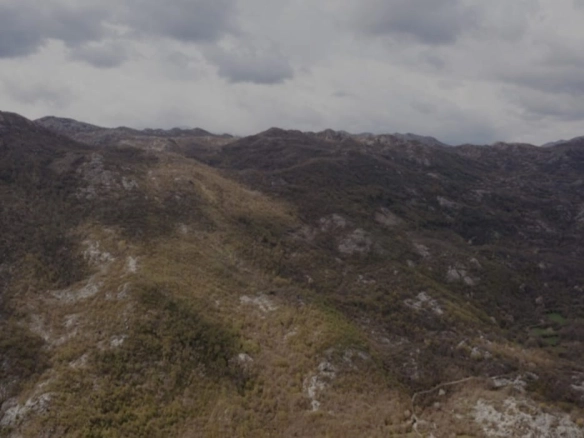 Plac 200.000 m² – Cetinje — fotografija 2