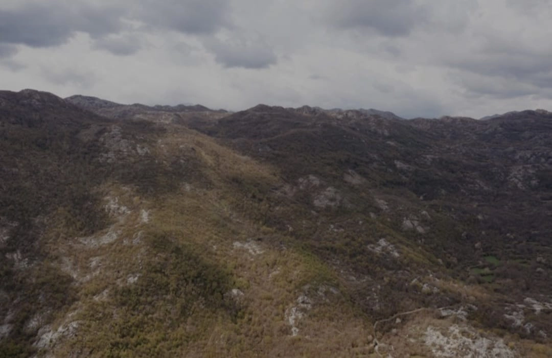 Plac 200.000 m² – Cetinje — fotografija 2
