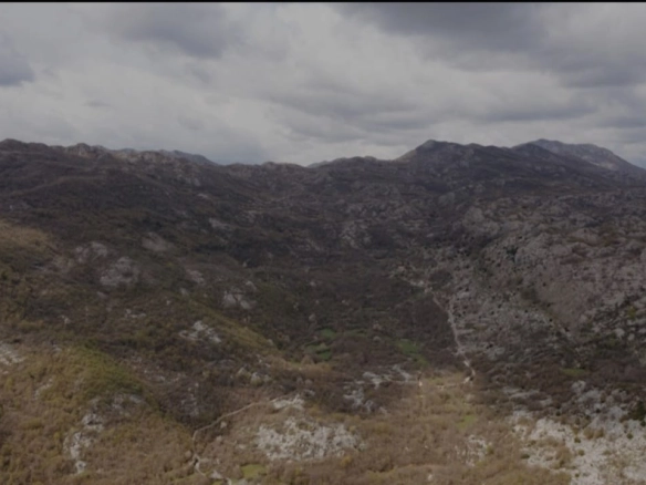 Plac 200.000 m² – Cetinje — fotografija 5