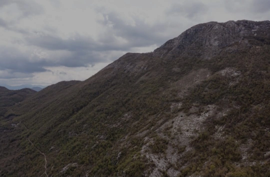 Plac 200.000 m² – Cetinje — fotografija 7
