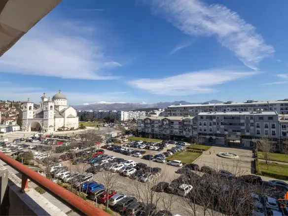 Izdavanje: Jednosoban stan 94 m² – Preko Morače, Podgorica — fotografija 7