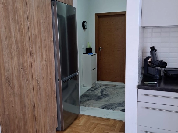 Trosoban stan 84 m² – Rozino, Budva — fotografija 11