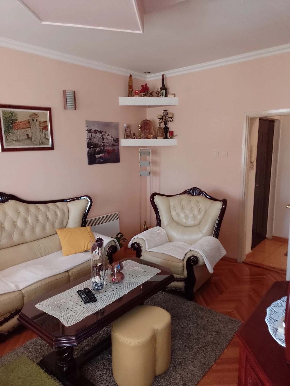 Renoviran-namjesten-dvosoban-stan-u-Podgorici Renoviran namješten dvosoban stan u Podgorici