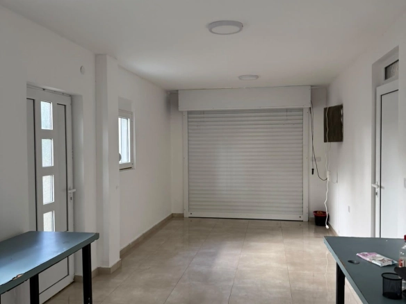 Izdavanje: Kuća 500 m² – Stari aerodrom, Podgorica — fotografija 5