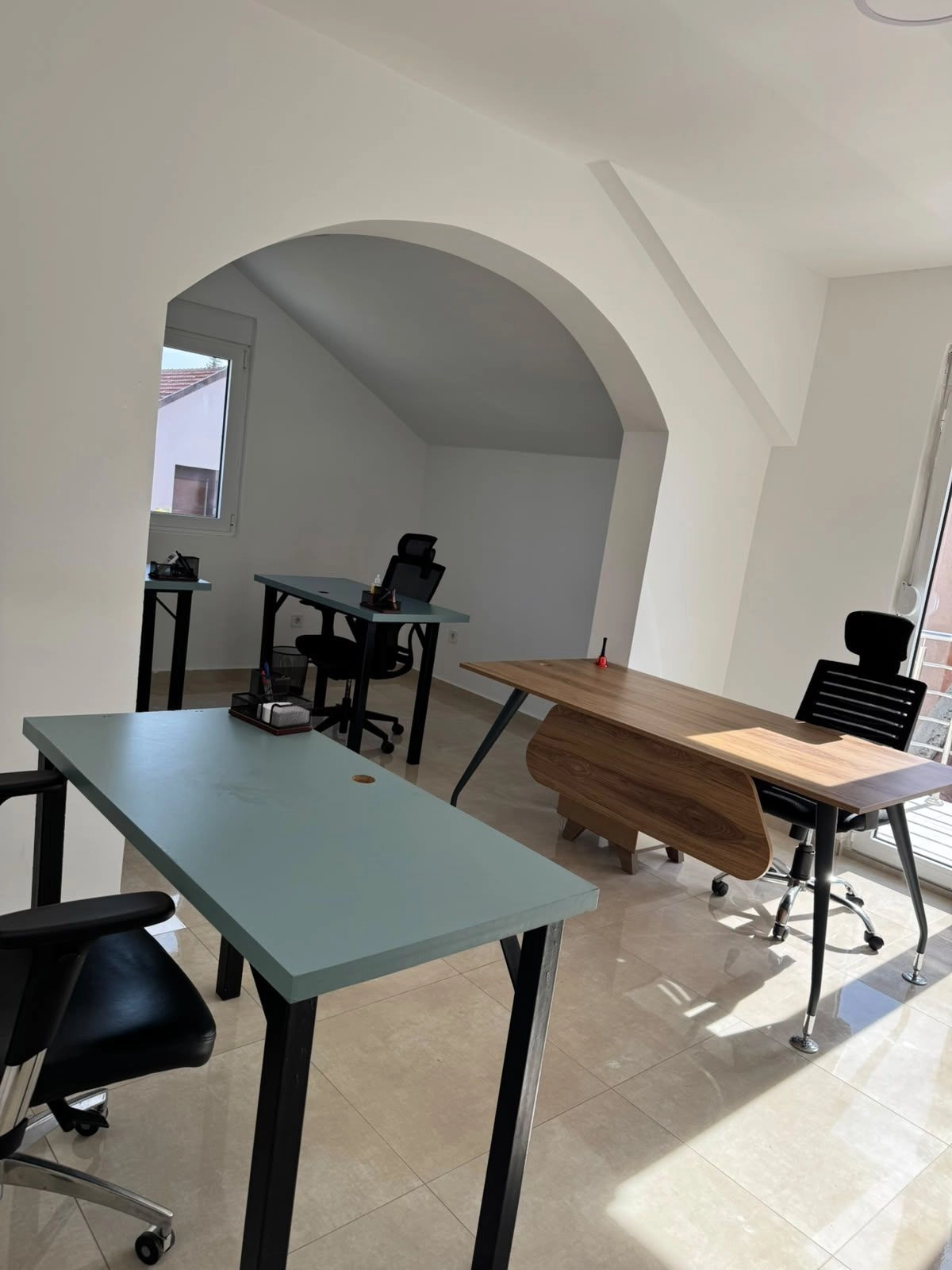Izdavanje: Kuća 500 m² – Stari aerodrom, Podgorica — fotografija 11
