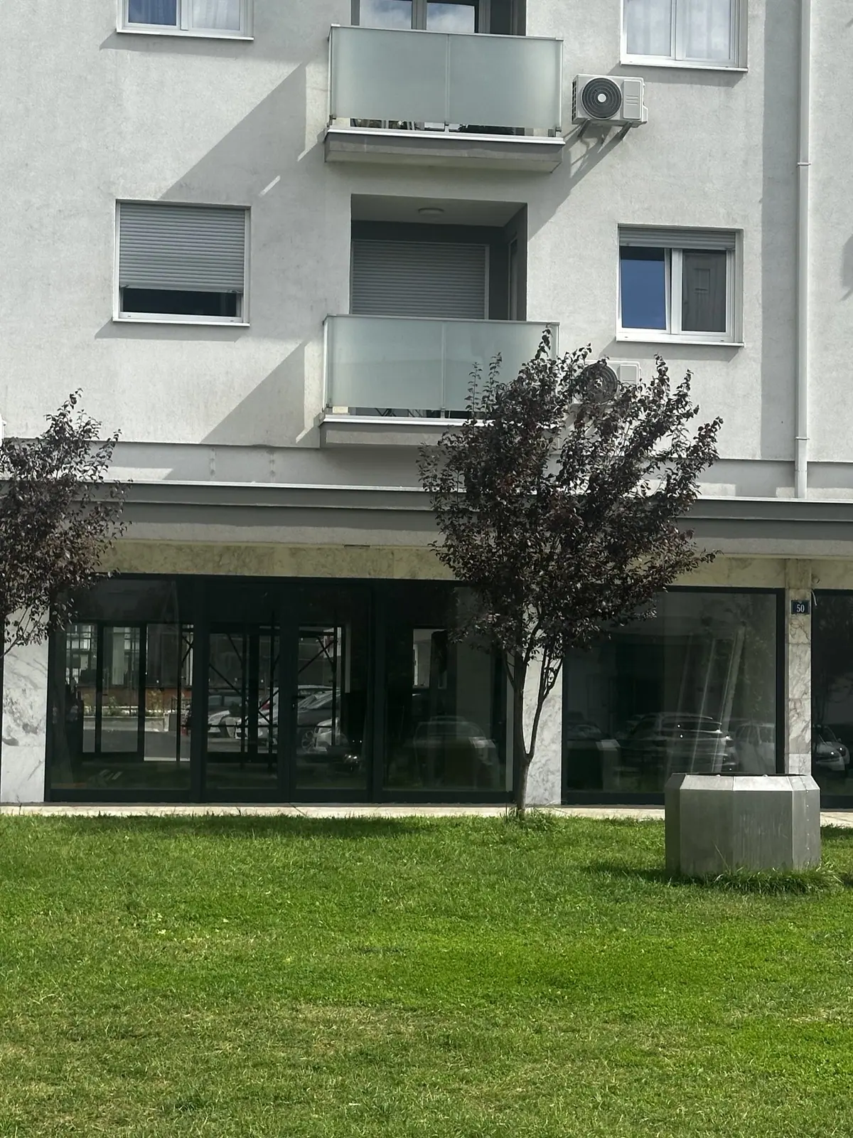Poslovni-prostor-u-prizemlju-zgrade-Zabjelo-Podgorica-1 Poslovni prostor u Zabjelu, Podgorica — fotografija 2