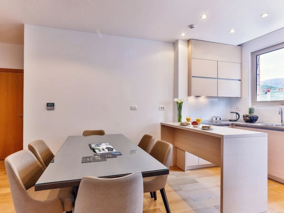 Izdavanje: Dvosoban stan 76 m² – Budva — fotografija 7