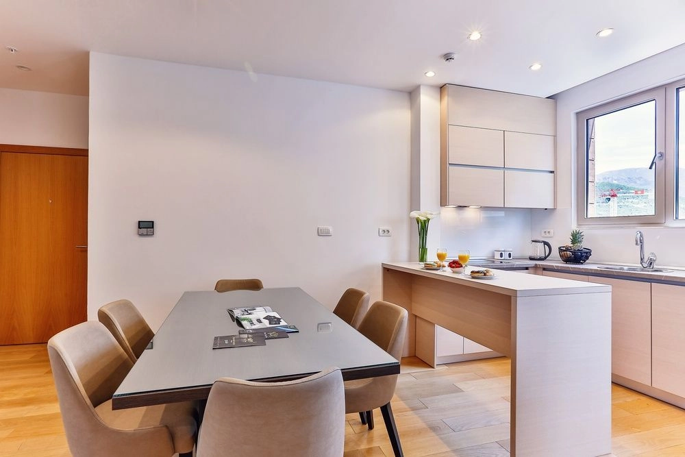 Izdavanje: Dvosoban stan 76 m² – Budva — fotografija 7