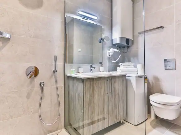 Izdavanje: Dvosoban stan 76 m² – Budva — fotografija 12