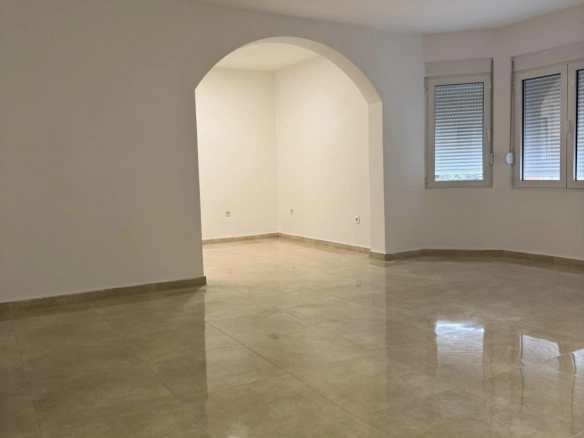 Izdavanje: Kuća 500 m² – Stari aerodrom, Podgorica — fotografija 4