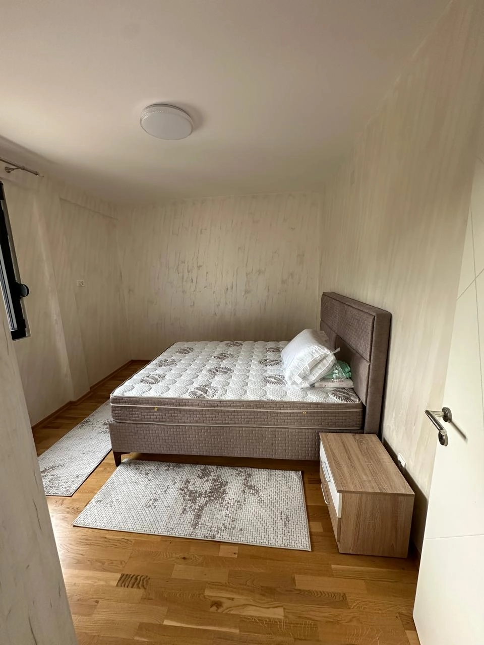 Namjesten-dvosoban-stan-u-Seljanovu-Tivat-1 Izdavanje: Dvosoban stan 70 m² – Seljanovo, Tivat — fotografija 2