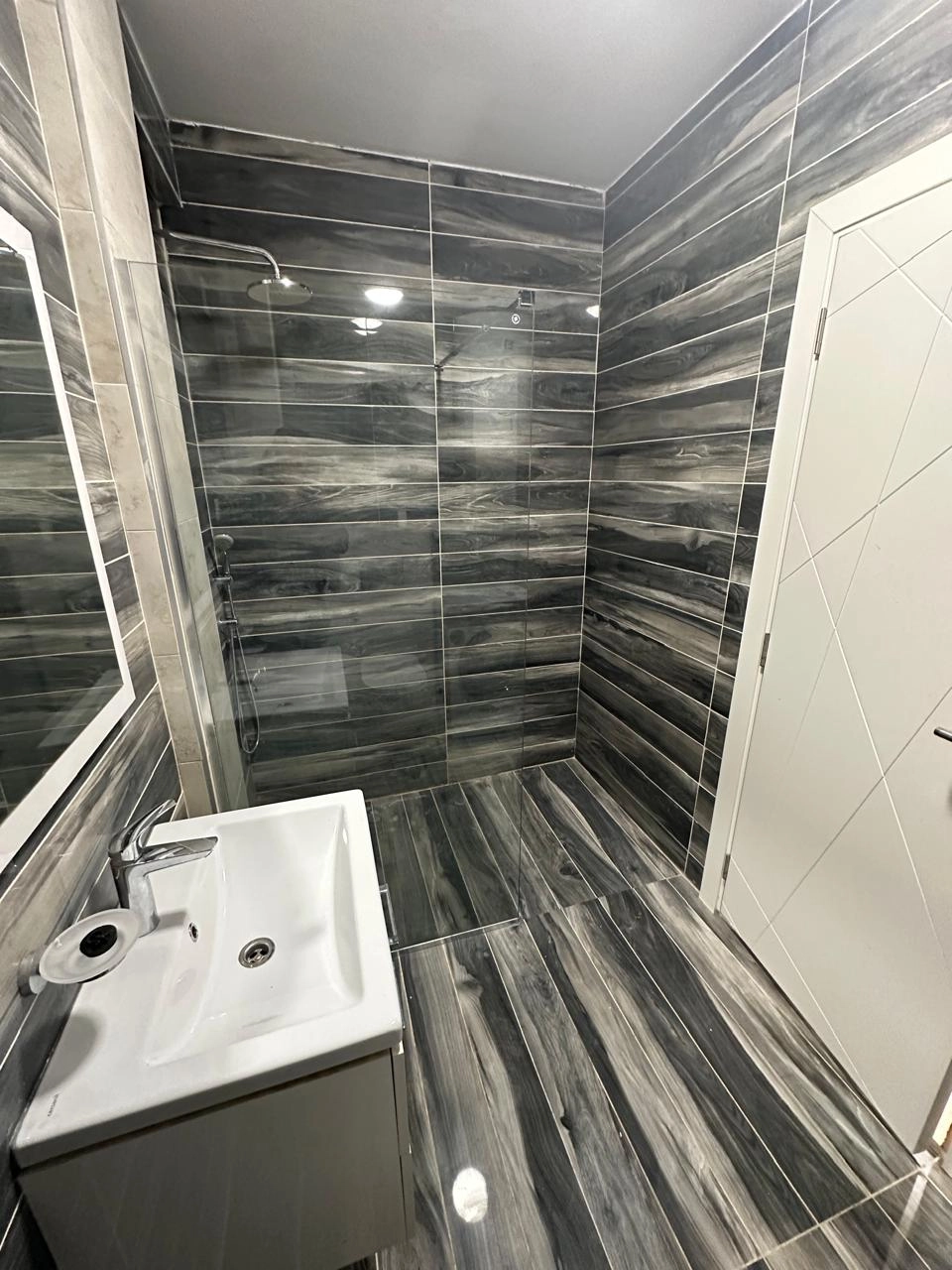 Namjesten-dvosoban-stan-u-Seljanovu-Tivat-4 Izdavanje: Dvosoban stan 70 m² – Seljanovo, Tivat — fotografija 5