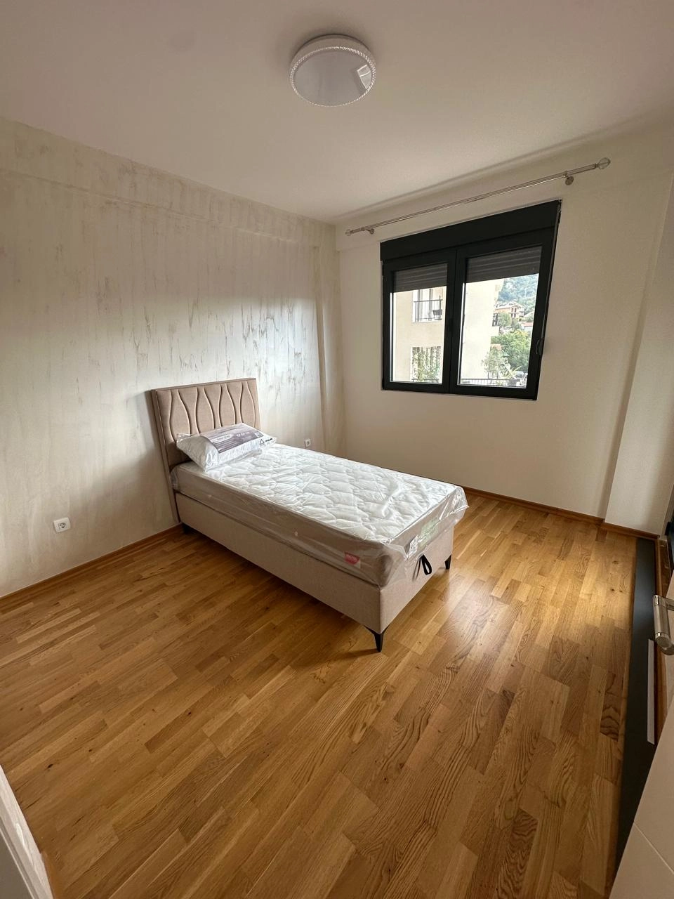 Namjesten-dvosoban-stan-u-Seljanovu-Tivat-9 Izdavanje: Dvosoban stan 70 m² – Seljanovo, Tivat — fotografija 10