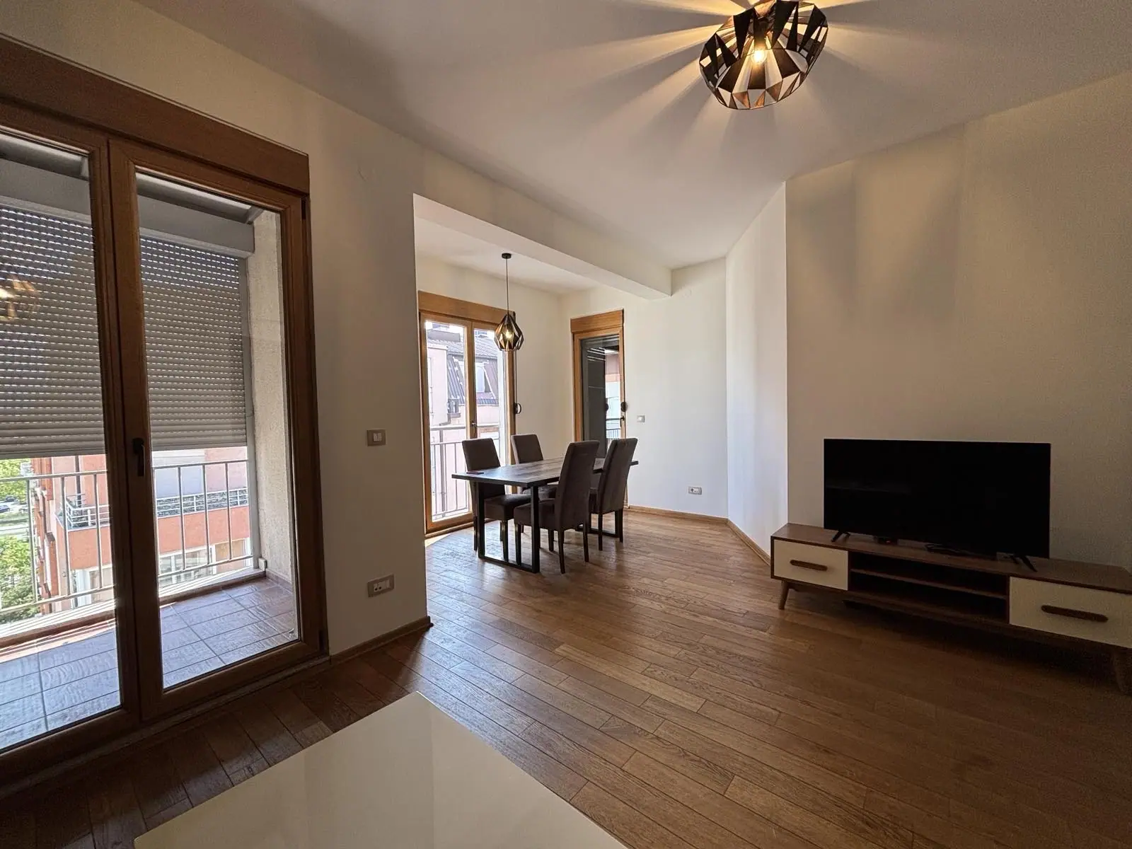 Petosoban-duplex-stan-Krivi-most-Podgorica-2 Izdavanje: Stan 186 m² – Krivi most, Podgorica — fotografija 3