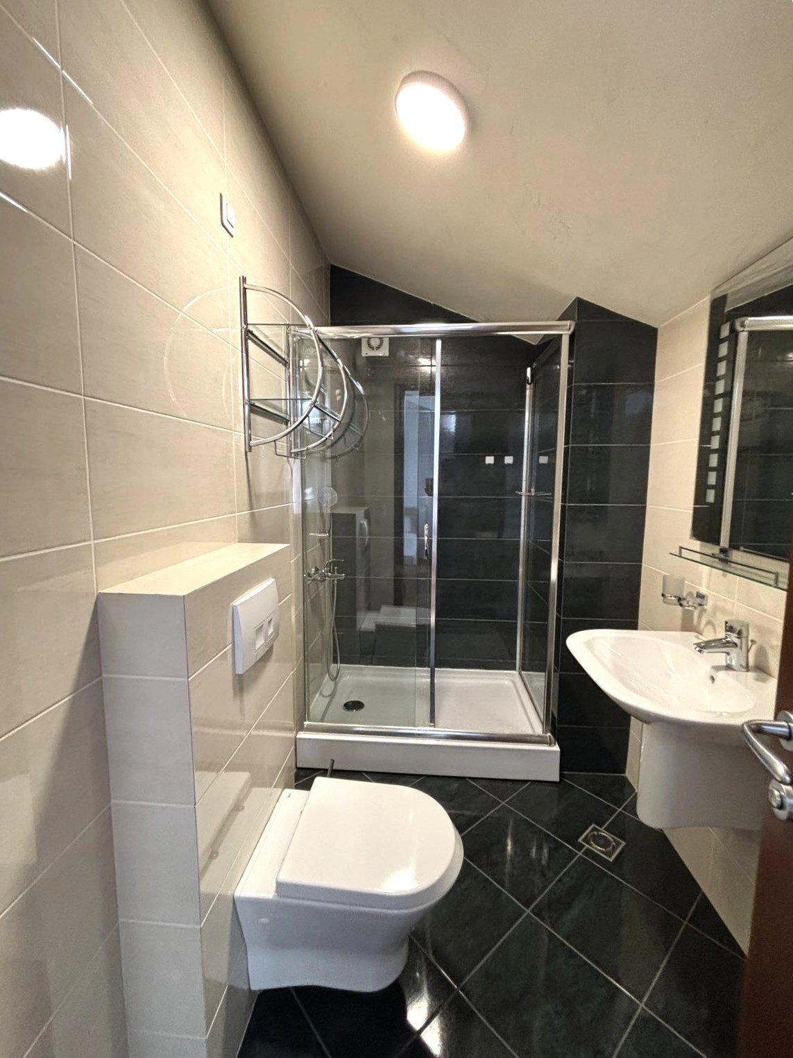 Petosoban-duplex-stan-Krivi-most-Podgorica-5 Izdavanje: Stan 186 m² – Krivi most, Podgorica — fotografija 6