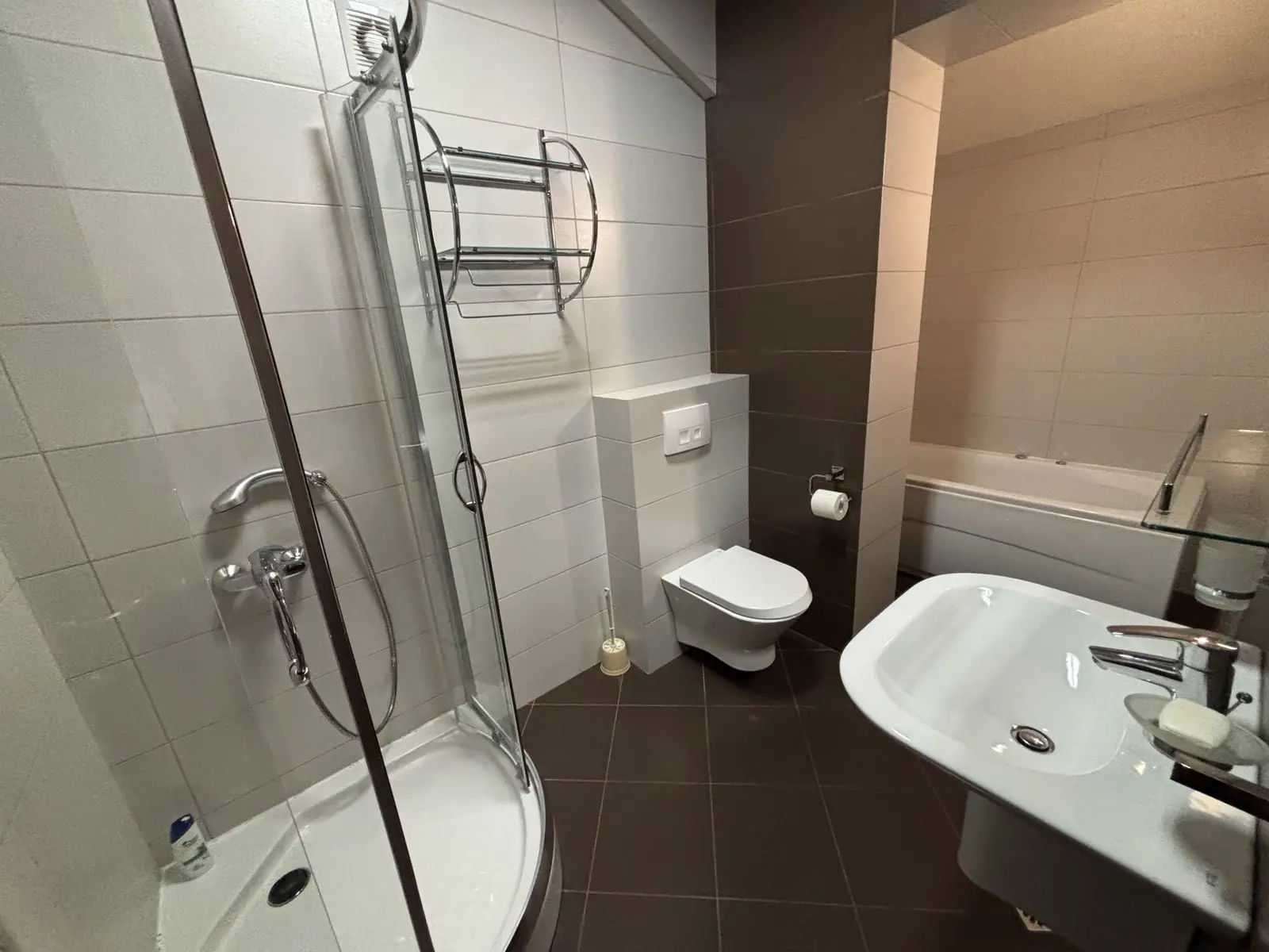 Petosoban-duplex-stan-Krivi-most-Podgorica-14 Izdavanje: Stan 186 m² – Krivi most, Podgorica — fotografija 15