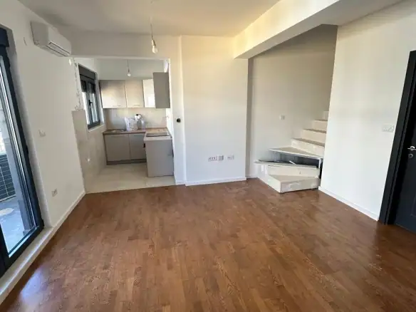 Izdavanje: Dvosoban stan 100 m² – Zagorič, Podgorica — fotografija 10