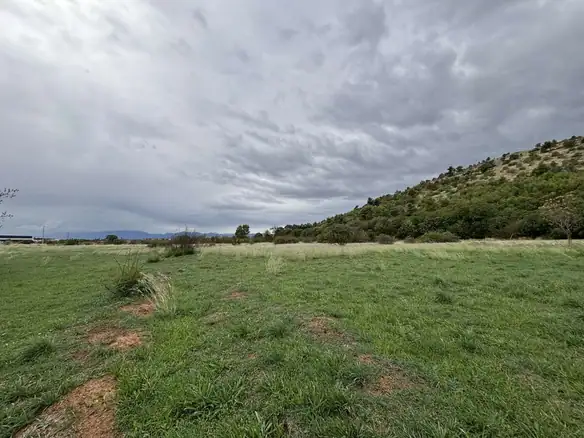 Plac pravouganog oblika u Zelenici, Podgorica — fotografija 3