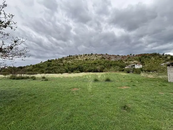 Plac pravouganog oblika u Zelenici, Podgorica — fotografija 4