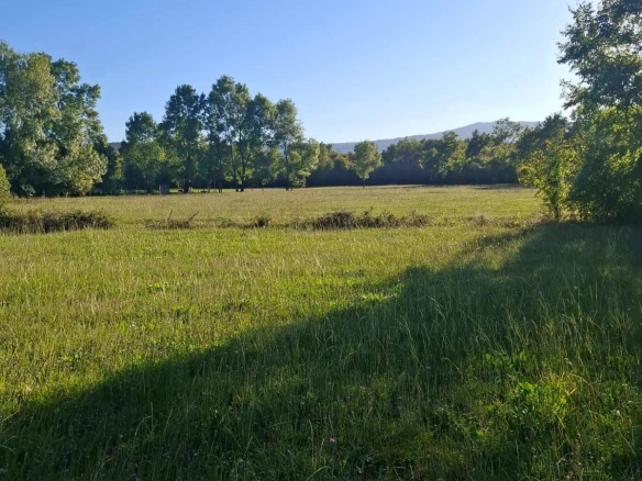 Plac od 2881 m² u selu Begovina