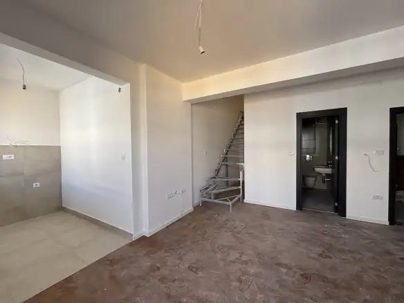 Trosoban duplex stan u Zagoriču