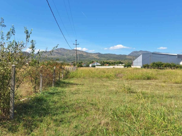 Plac 1.303 m² – Kokoti, Podgorica — fotografija 4
