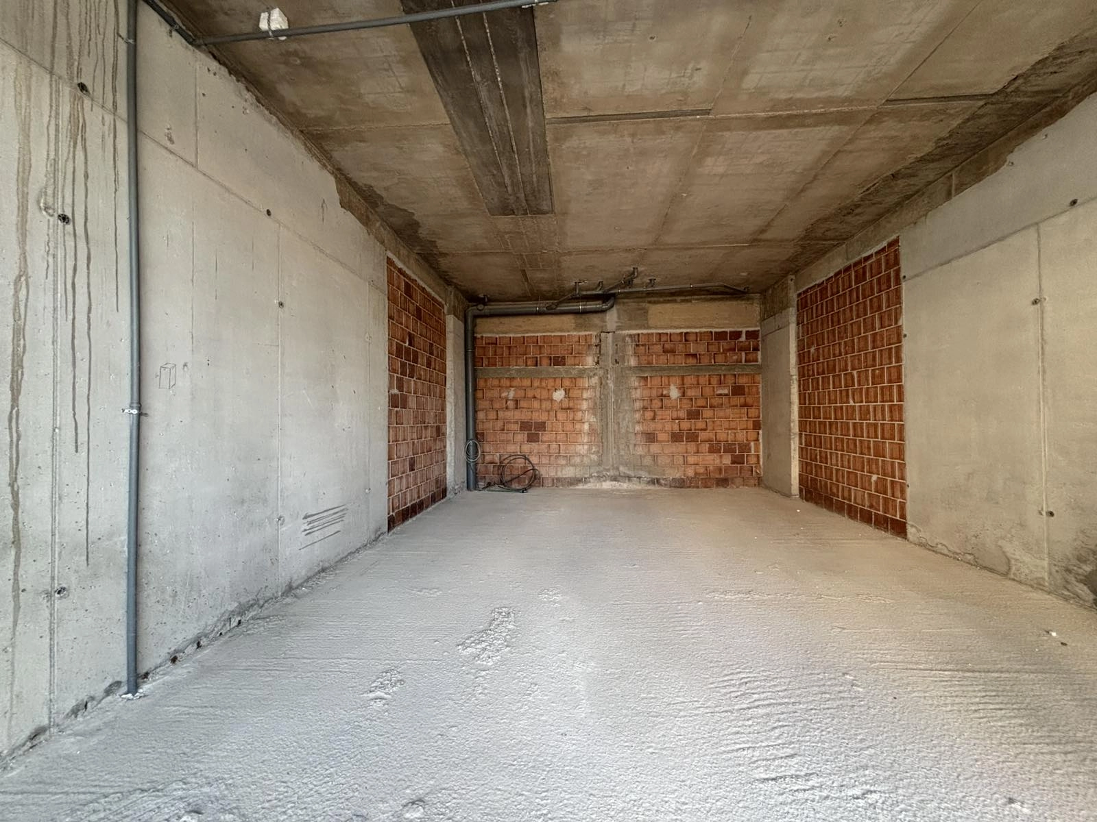 Poslovni-prostor-100-m²-u-zgradi-Ventura-Stari-aerodrom-Podgorica-2 Izdavanje: Poslovni prostor 100 m² – Stari aerodrom, Podgorica — fotografija 3