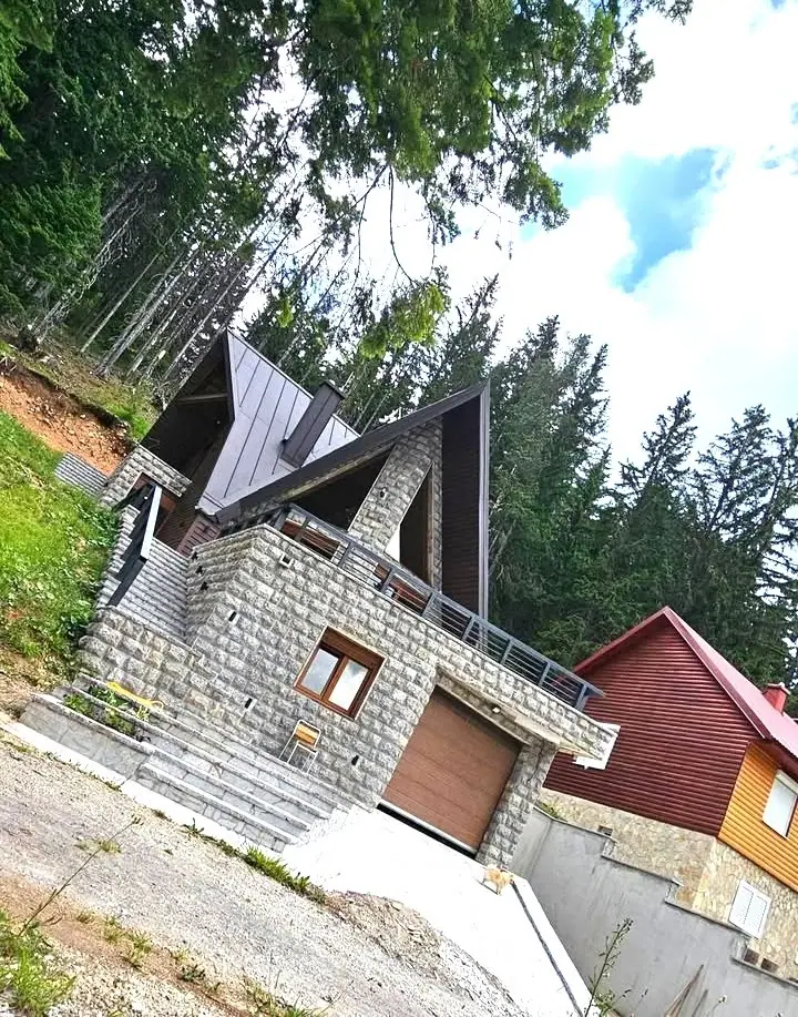 Kuca-u-blizini-Crnog-jezera-Zabljak Kuća u blizini Crnog jezera