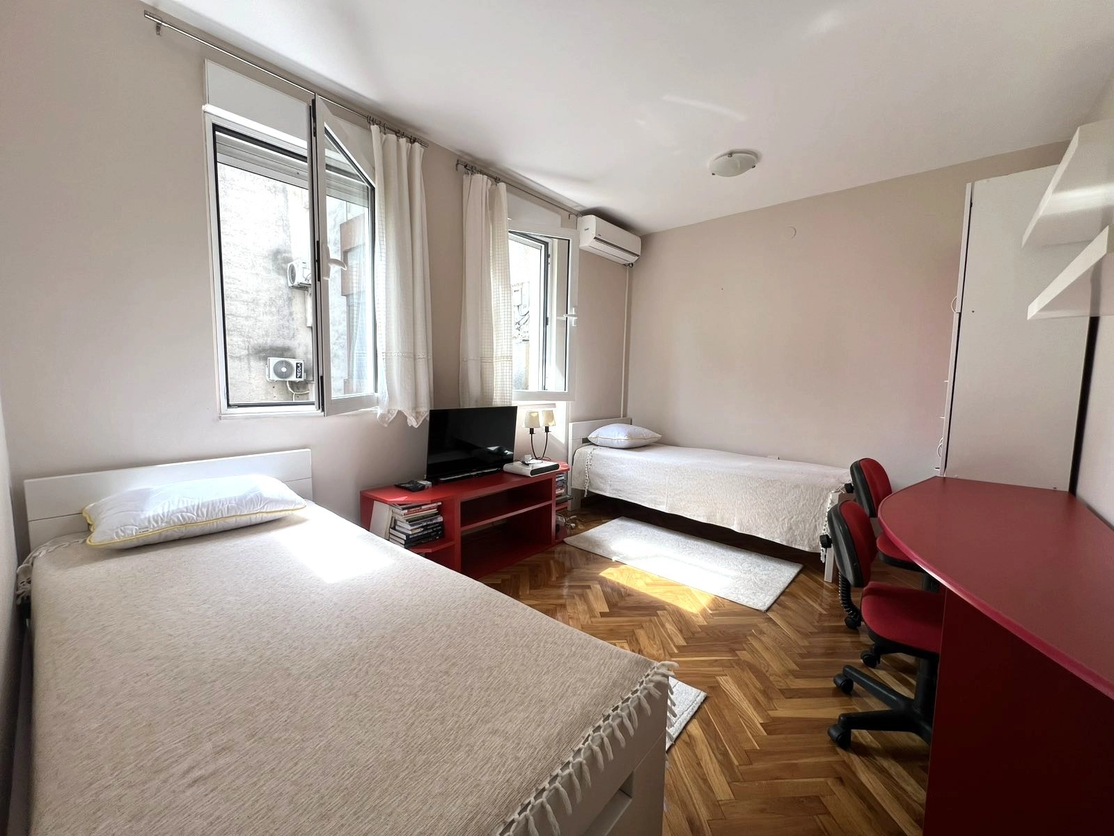 Namjesten-trosoban-stan-u-Bloku-6-Podgorica-6 Izdavanje: Trosoban stan 100 m² – Blok 6, Podgorica — fotografija 7