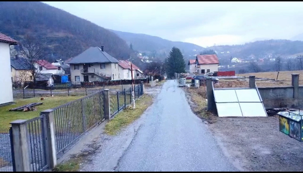 Plac-sa-UT-uslovima-u-centru-Kolasina-1 Plac 324 m² – Kolašin — fotografija 2