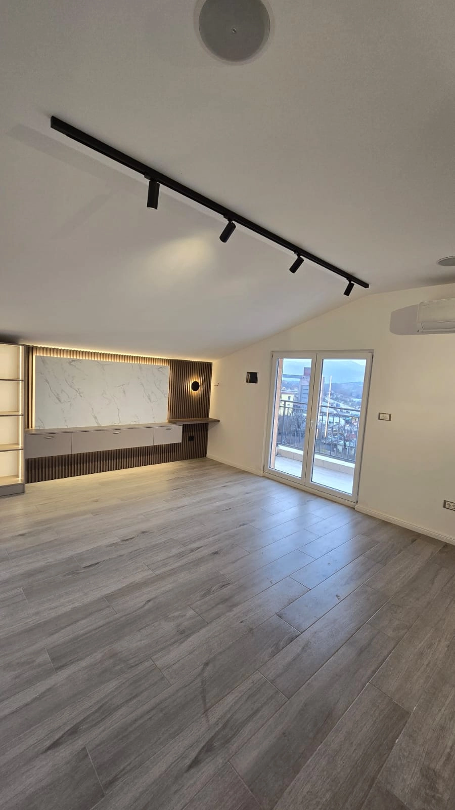 Dvosoban-stan-63-m²-za-izdavanje-Niksic-2 Izdavanje: Dvosoban stan 63 m² – Nikšić — fotografija 3