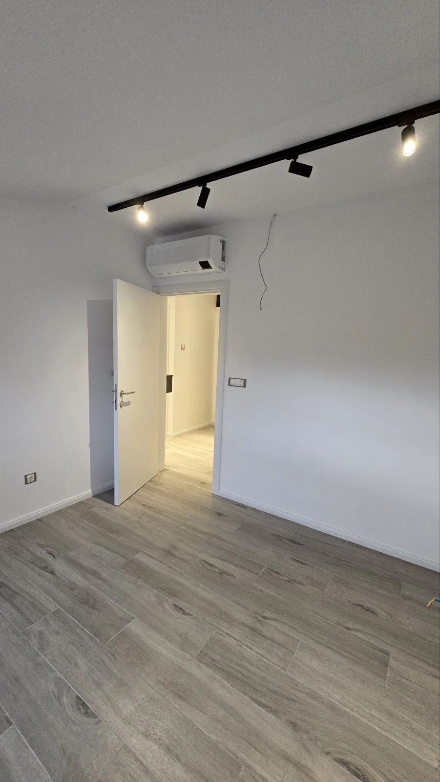 Dvosoban-stan-63-m²-za-izdavanje-Niksic-5 Izdavanje: Dvosoban stan 63 m² – Nikšić — fotografija 6