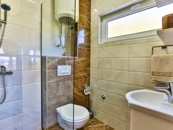 Hotel 575 m² – Čanj, Bar — fotografija 13