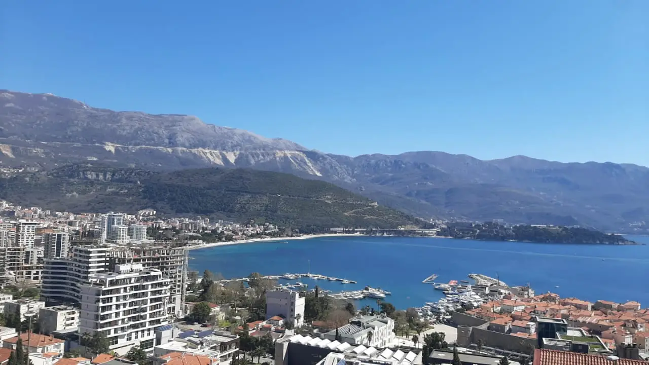 Kuca-sa-placem-i-pogledom-na-more-u-Budvi-2 Kuća 500 m² – Stari Grad Budva, Budva — fotografija 3