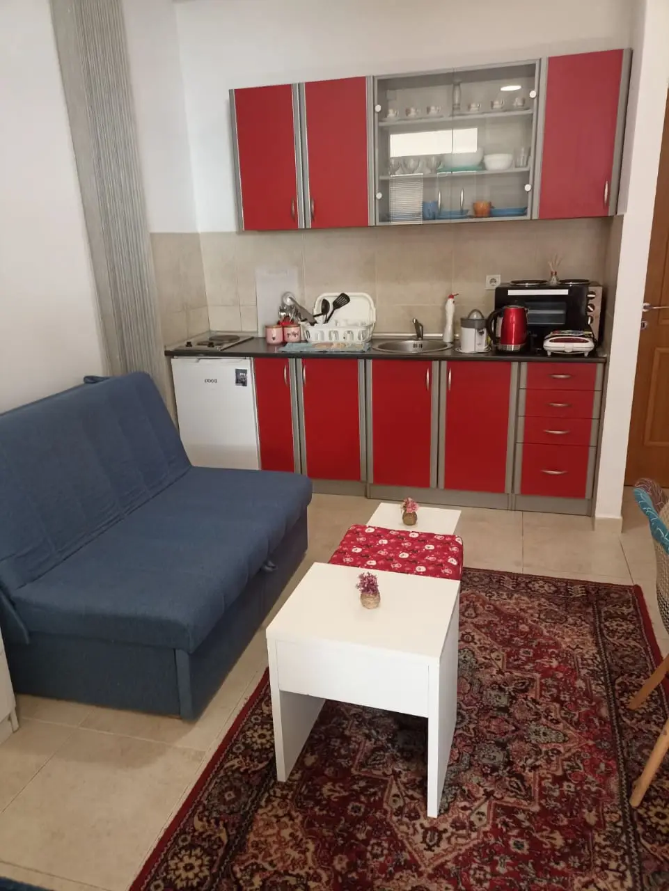 Garsonjera-u-naselju-Rozino-Budva-1 Garsonjera u Rozinu, Budva — fotografija 2