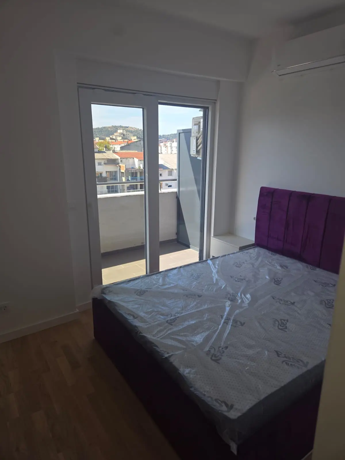 Jednosoban-stan-48-m²-u-zgradi-Twin-House-Bar Jednosoban stan 48 m² u zgradi Twin House