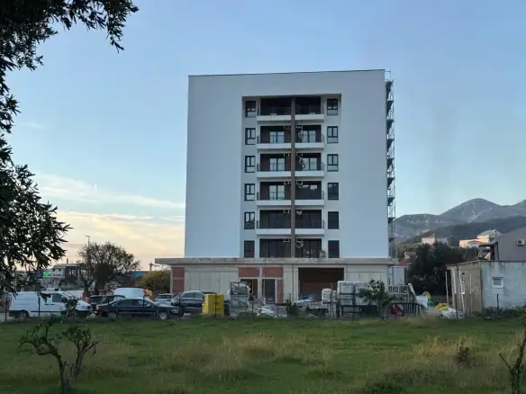 Plac – Čeluga, Bar — fotografija 2