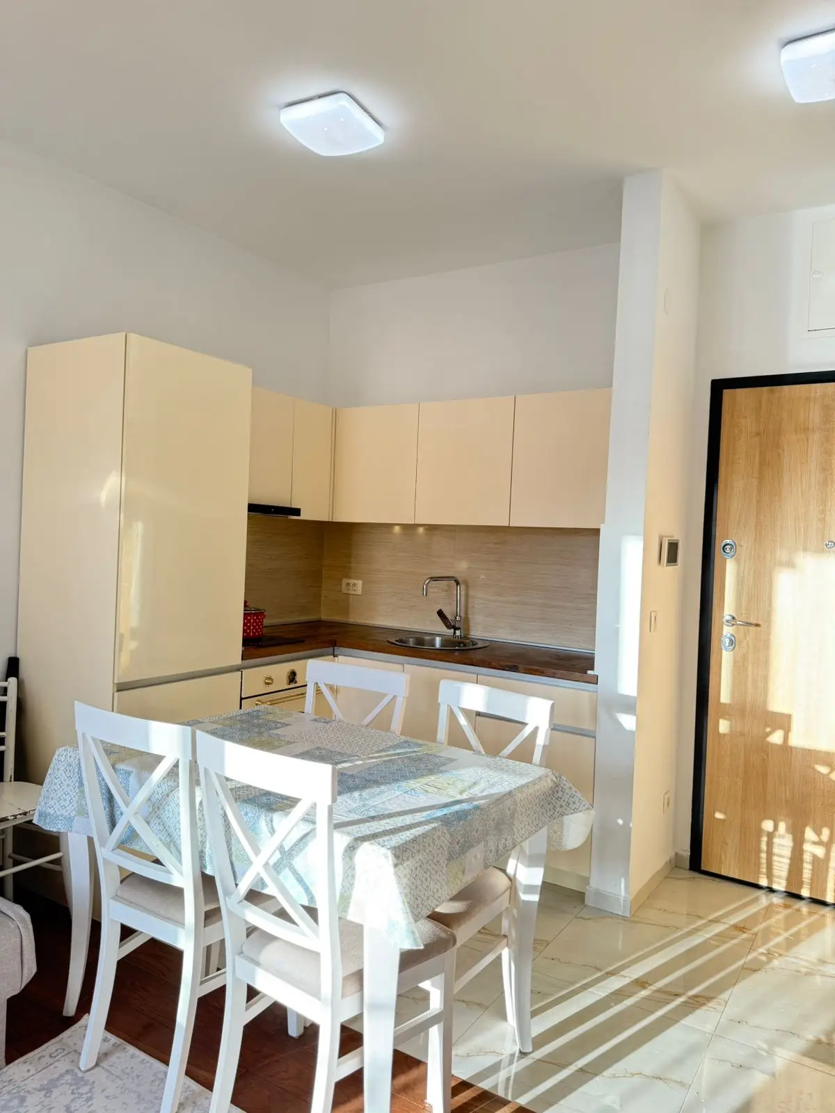 Izdavanje: Garsonjera 33 m² – Petrovac, Budva — fotografija 3