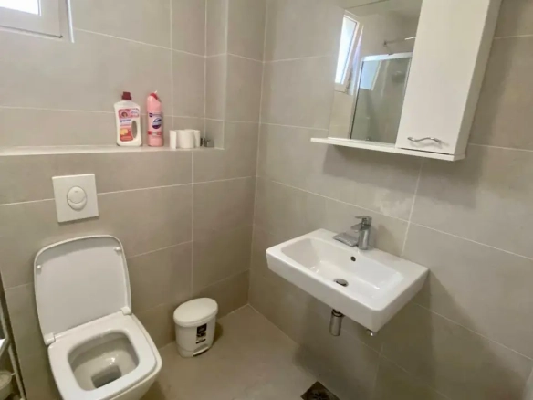 Izdavanje: Dvosoban stan 59 m² – Rafailovići, Budva — fotografija 3