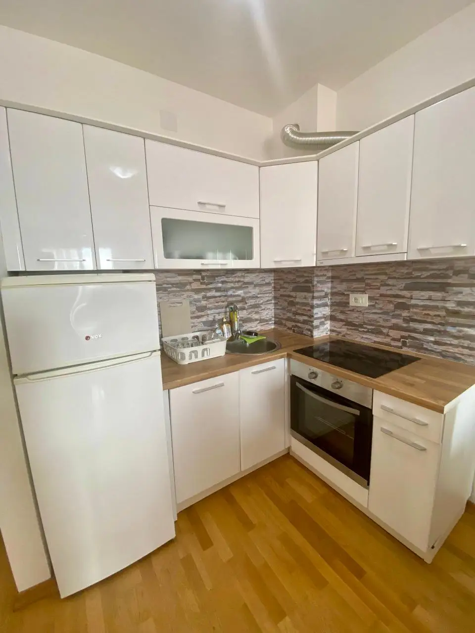 Dvosoban-stan-u-Rafailovicima-Budva-7 Izdavanje: Dvosoban stan 59 m² – Rafailovići, Budva — fotografija 8