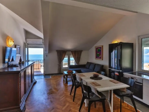 Dvosoban stan 100 m² – Sveti Stefan, Budva — fotografija 10