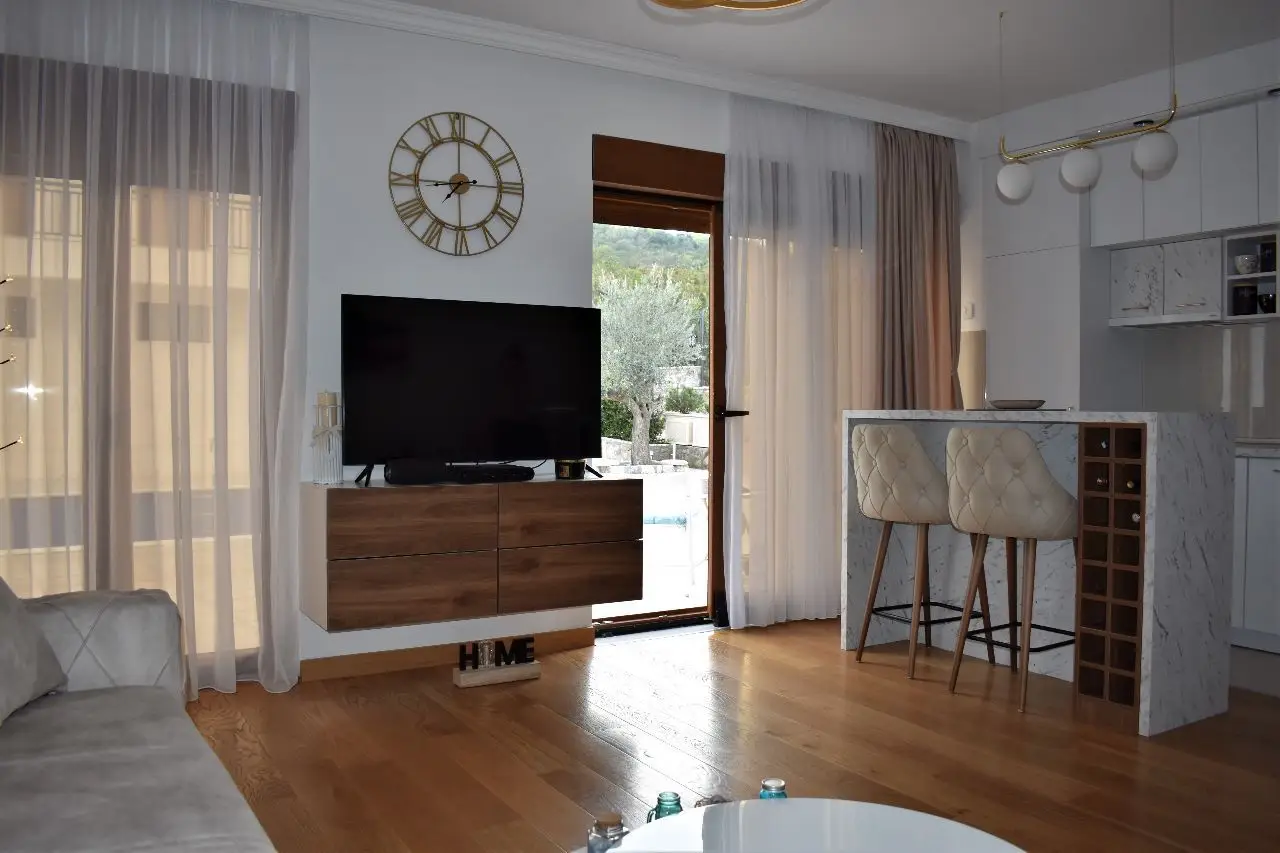 Jednosoban-stan-na-Lustici-DJurasevici-Tivat-2 Izdavanje: Jednosoban stan – Đuraševići, Tivat — fotografija 3