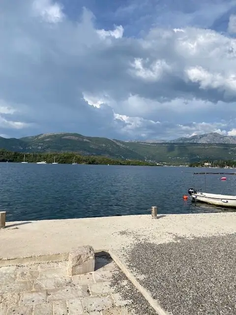Jednosoban-stan-na-Lustici-DJurasevici-Tivat-9 Izdavanje: Jednosoban stan – Đuraševići, Tivat — fotografija 10